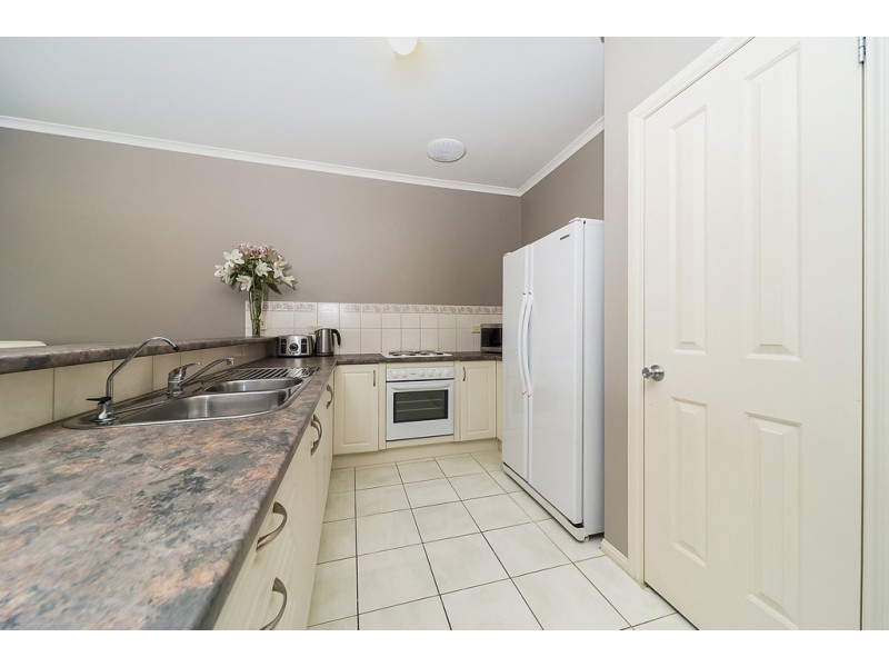 16 Clift Close, Evanston SA 5116