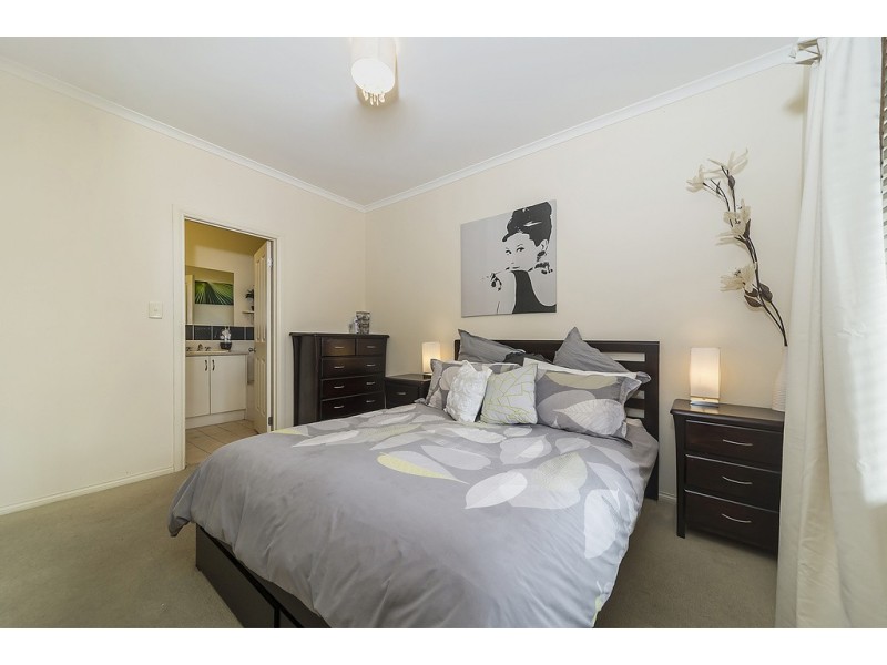 16 Clift Close, Evanston SA 5116