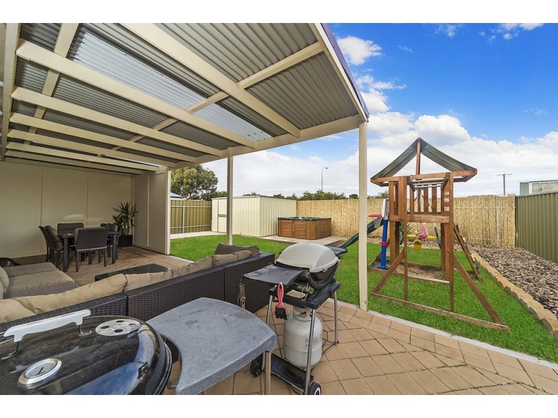 16 Clift Close, Evanston SA 5116