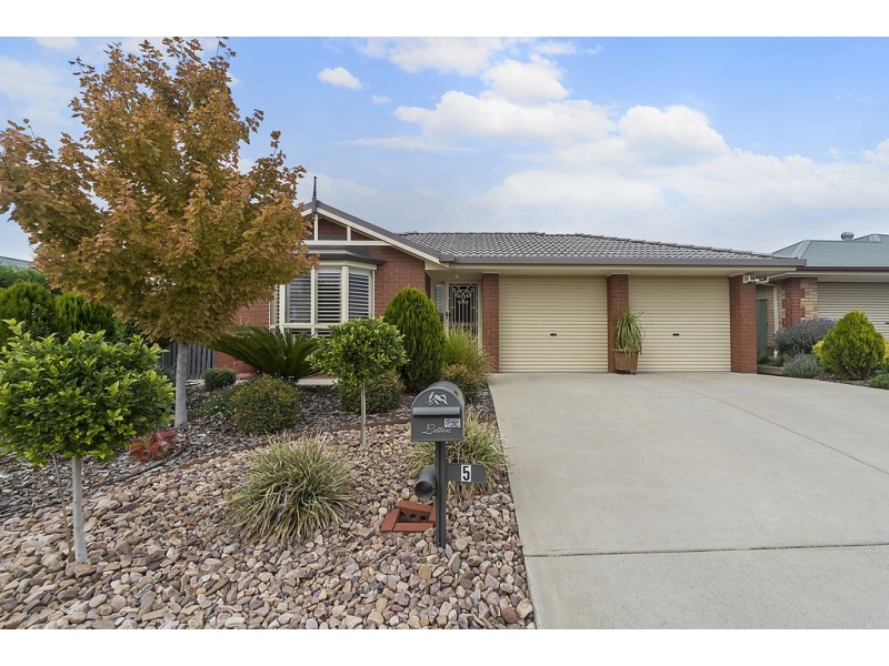 5 Burke Parade, Hewett SA 5118