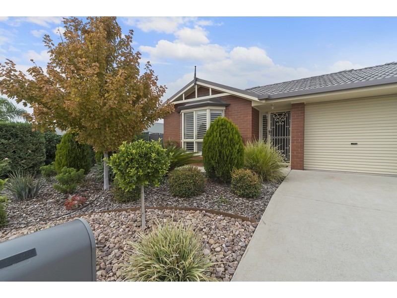 5 Burke Parade, Hewett SA 5118