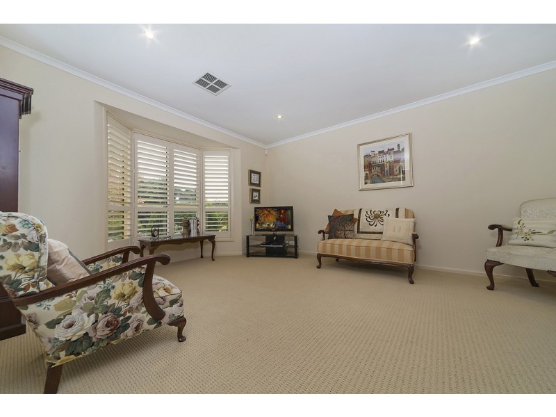 5 Burke Parade, Hewett SA 5118