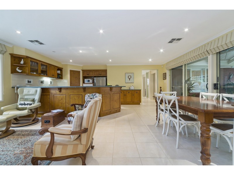 5 Burke Parade, Hewett SA 5118