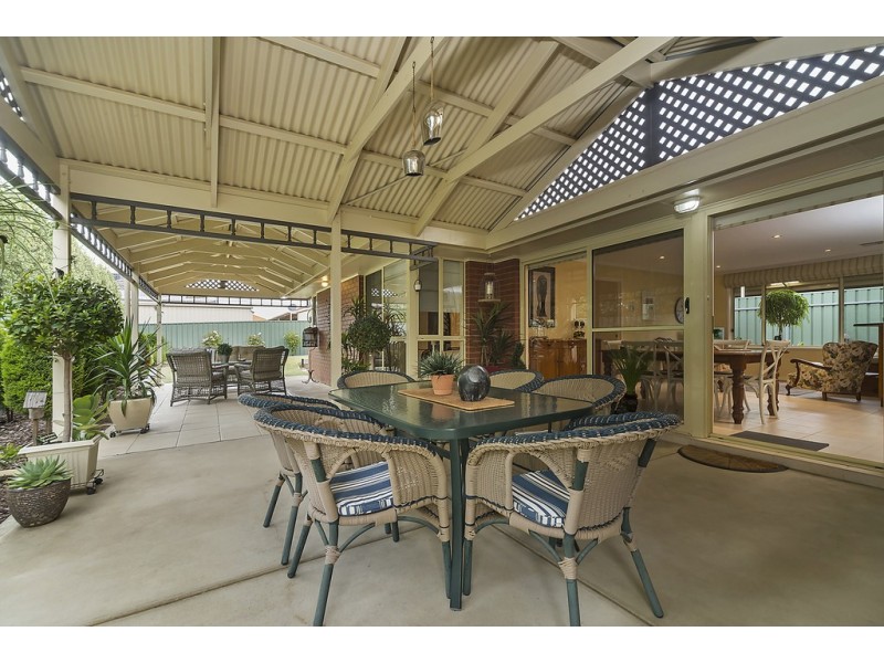 5 Burke Parade, Hewett SA 5118