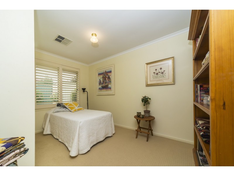 5 Burke Parade, Hewett SA 5118