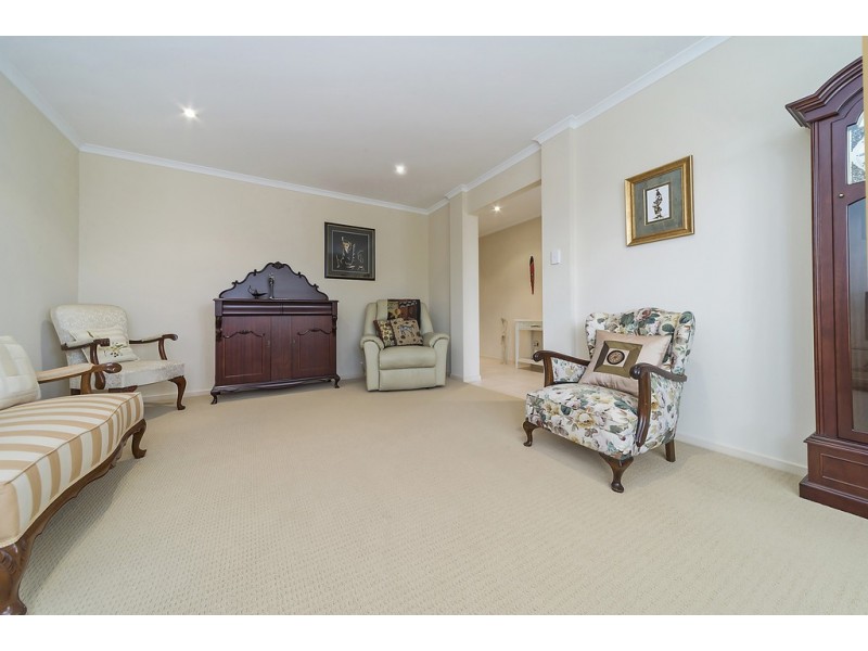 5 Burke Parade, Hewett SA 5118