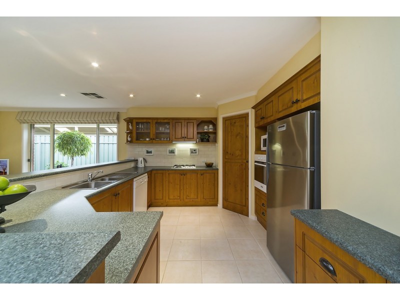 5 Burke Parade, Hewett SA 5118