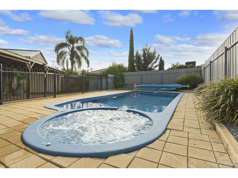 9 Creedon Close, Evanston Park SA 5116