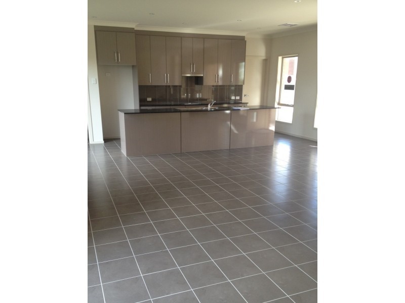 10 Settlers Hill Drive, Golden Grove SA 5125