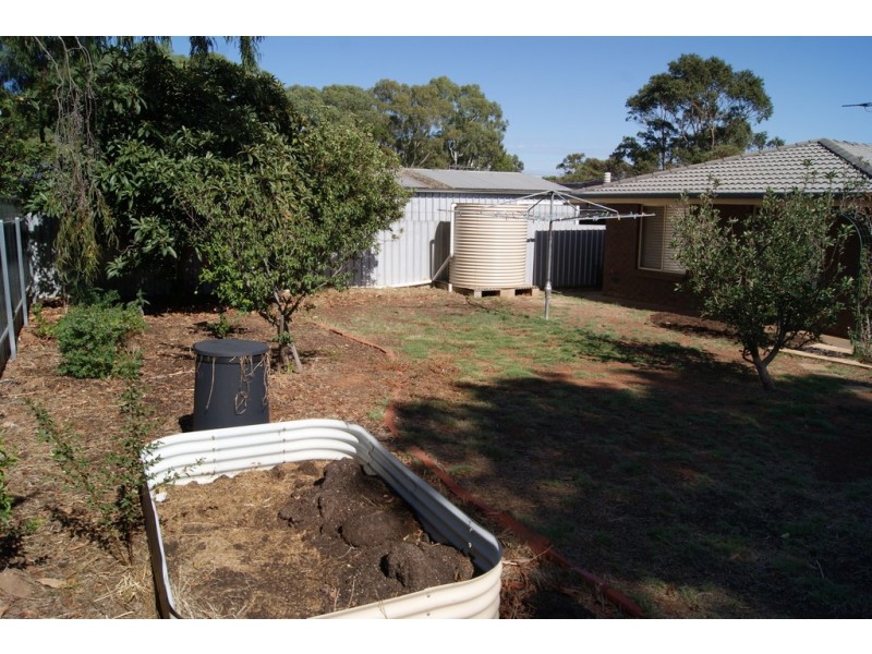 11 Greenways Street, Evanston Park SA 5116