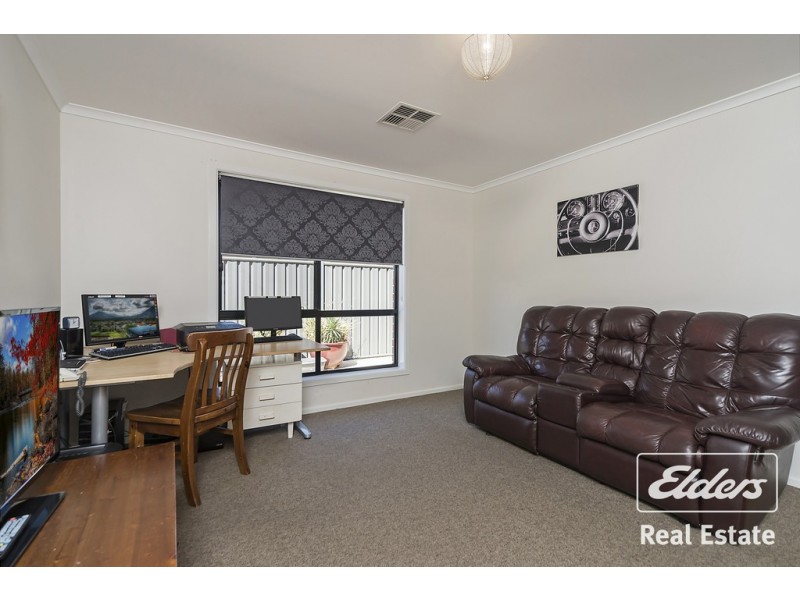 8 Albert Court, Andrews Farm SA 5114