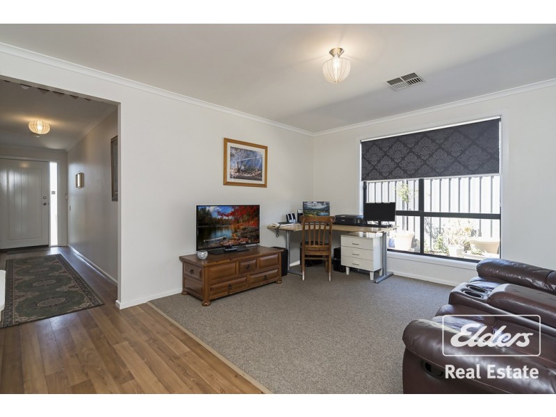 8 Albert Court, Andrews Farm SA 5114