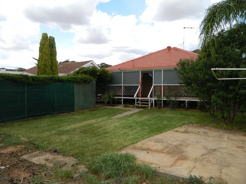 28 Edward Crescent, Evanston Park SA 5116