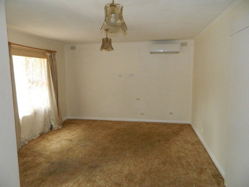 28 Edward Crescent, Evanston Park SA 5116