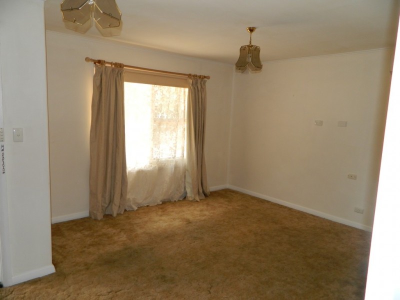 28 Edward Crescent, Evanston Park SA 5116