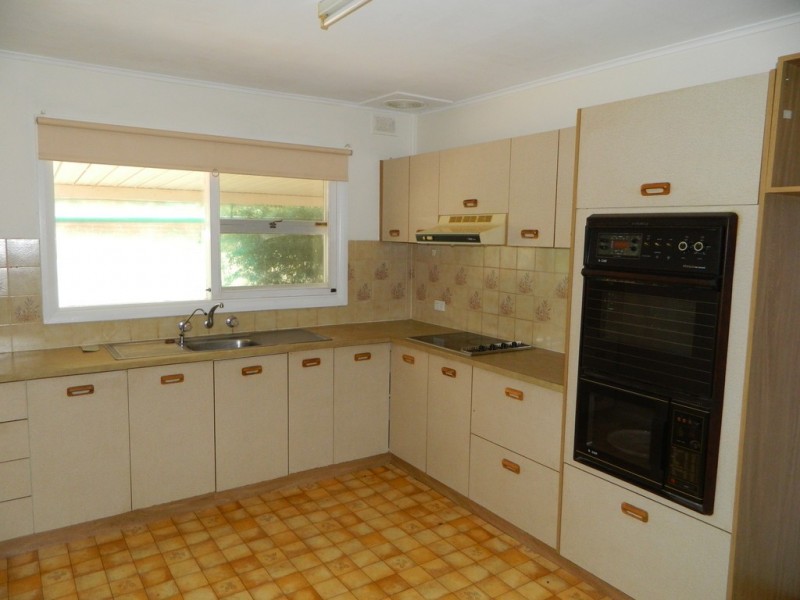 28 Edward Crescent, Evanston Park SA 5116