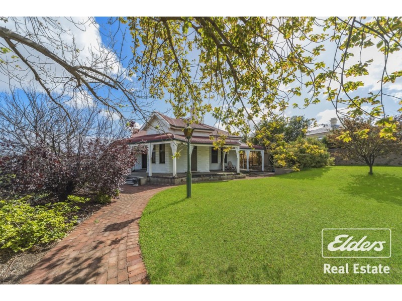 8 Lyndoch Road, Gawler East SA 5118