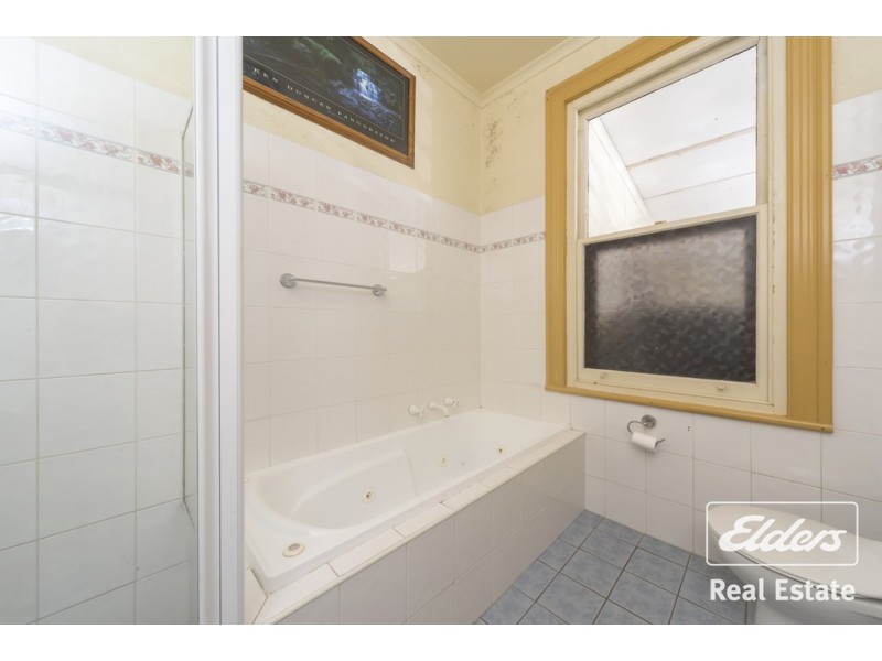 8 Lyndoch Road, Gawler East SA 5118