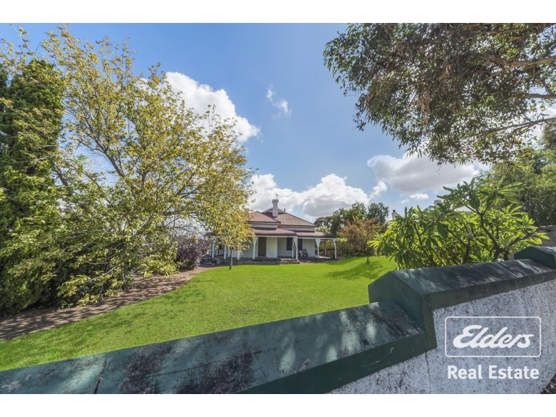 8 Lyndoch Road, Gawler East SA 5118