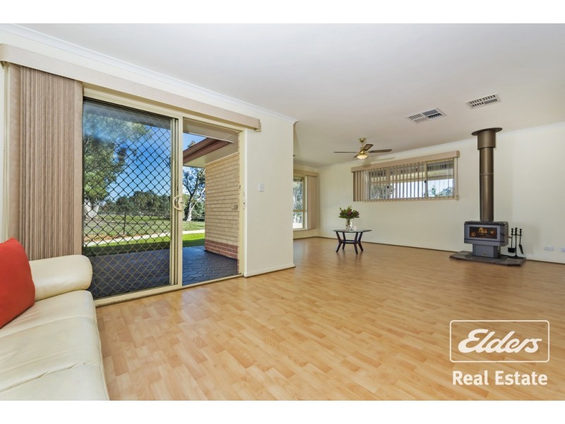 17 Reg Smith Crescent, Williamstown SA 5351
