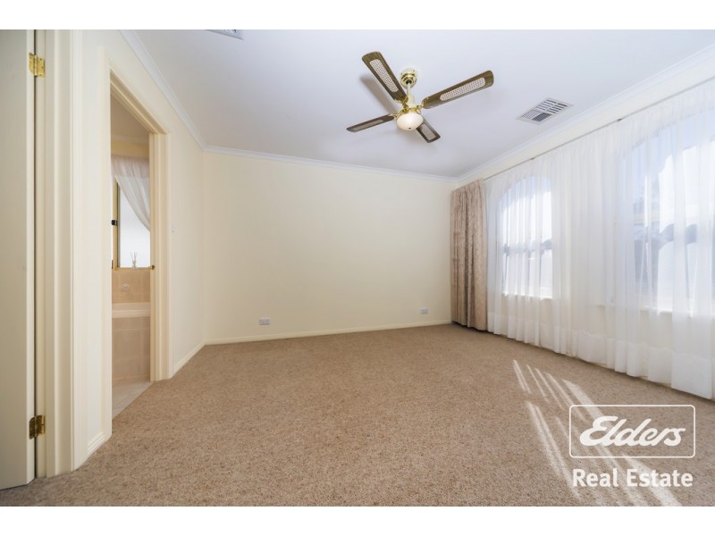 17 Reg Smith Crescent, Williamstown SA 5351