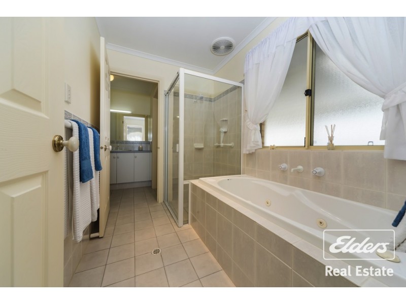 17 Reg Smith Crescent, Williamstown SA 5351