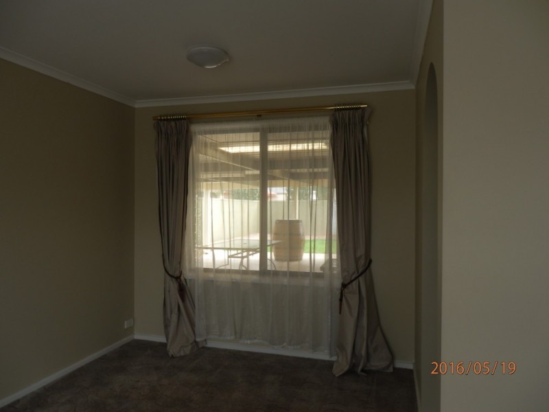 8 Mold Court, Evanston Park SA 5116