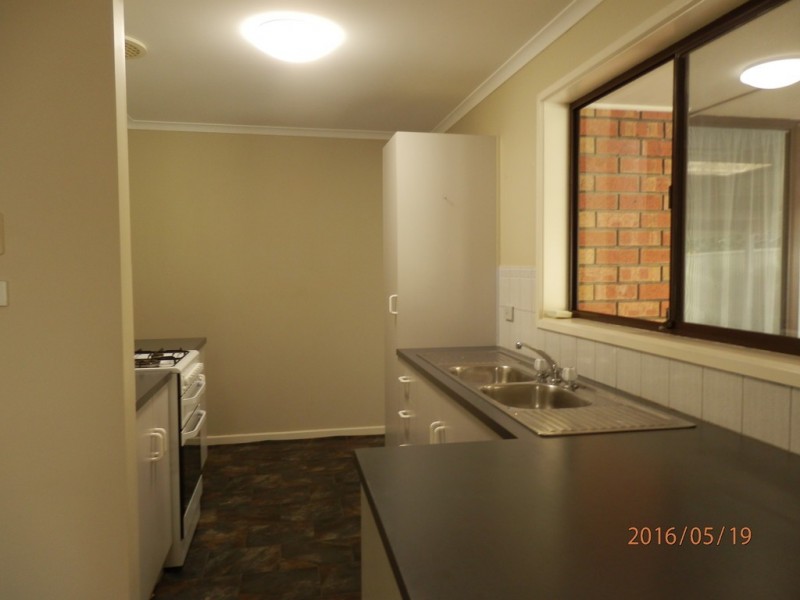 8 Mold Court, Evanston Park SA 5116