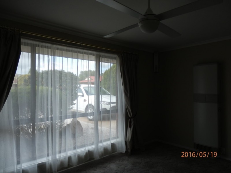 8 Mold Court, Evanston Park SA 5116