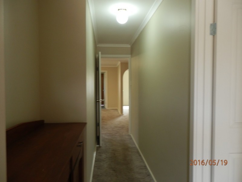 8 Mold Court, Evanston Park SA 5116