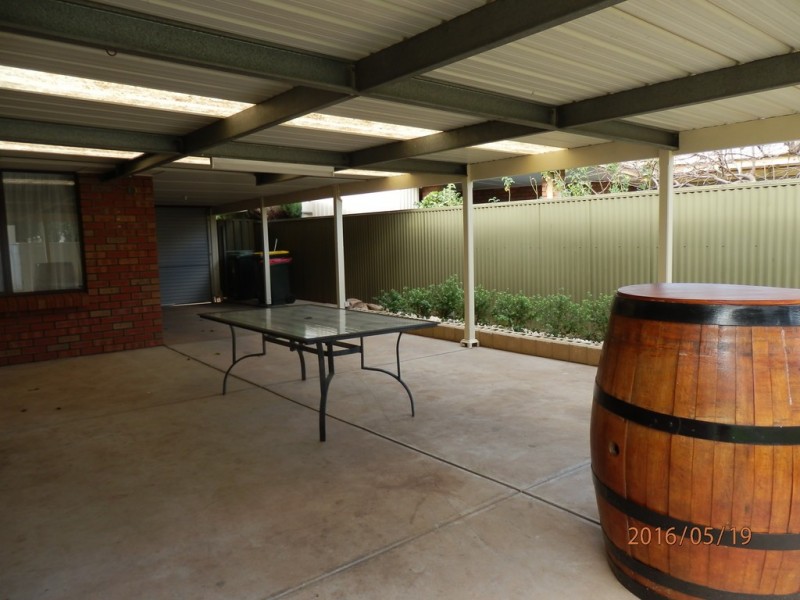 8 Mold Court, Evanston Park SA 5116