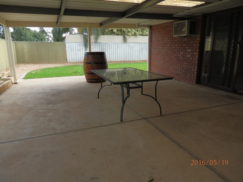 8 Mold Court, Evanston Park SA 5116