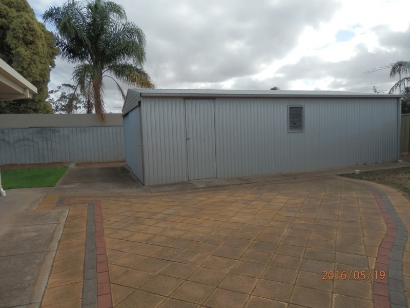 8 Mold Court, Evanston Park SA 5116