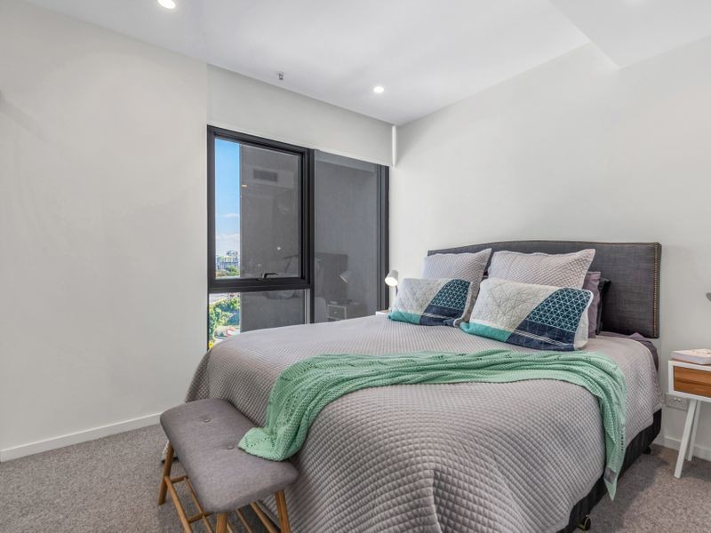 909/12 Cunningham Street, Newstead QLD 4006