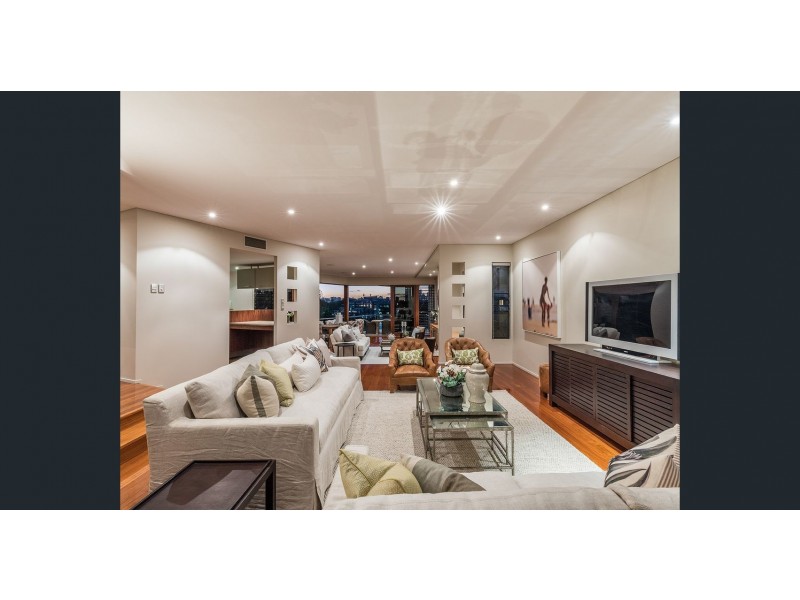 10 Aaron Ave, Hawthorne QLD 4171