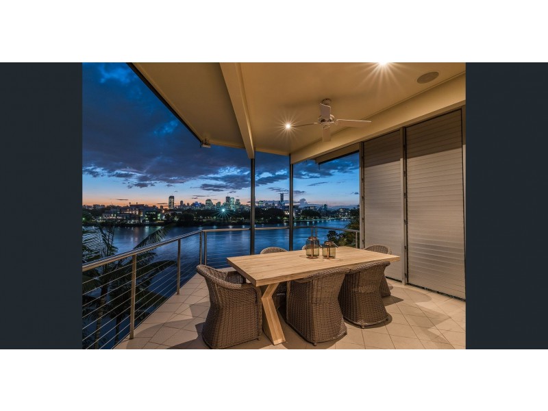 10 Aaron Ave, Hawthorne QLD 4171