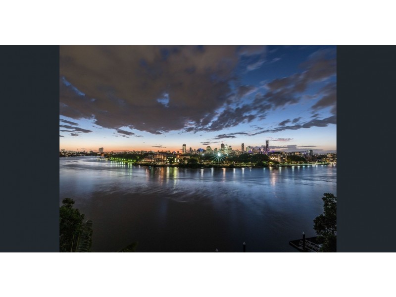 10 Aaron Ave, Hawthorne QLD 4171