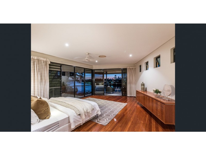 10 Aaron Ave, Hawthorne QLD 4171