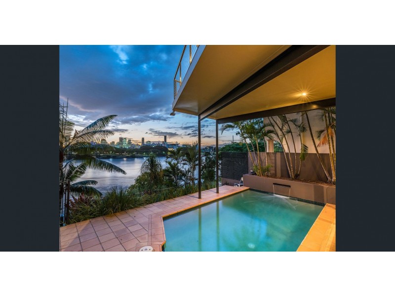 10 Aaron Ave, Hawthorne QLD 4171