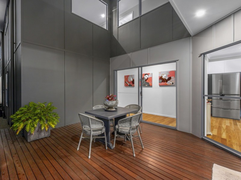 104 Jackson Street, Hamilton QLD 4007