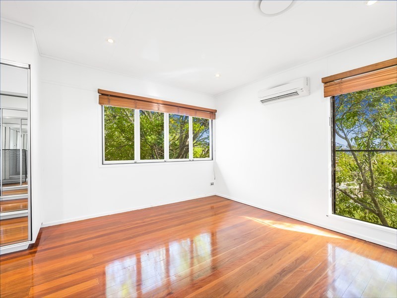 26 Waverley Street, Teneriffe QLD 4005