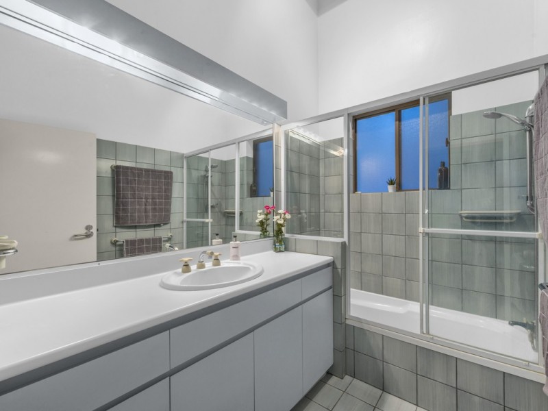 65 Hillside Crescent, Hamilton QLD 4007