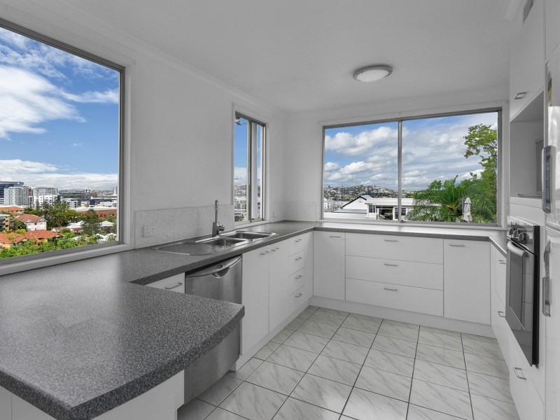 16 Teneriffe Drive, Teneriffe QLD 4005