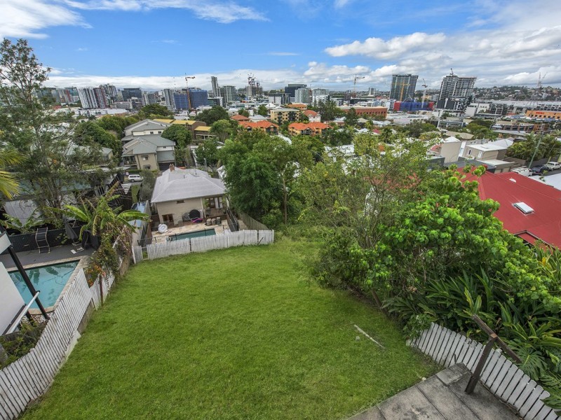 16 Teneriffe Drive, Teneriffe QLD 4005