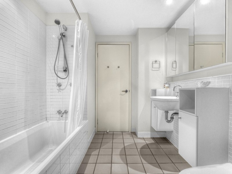 231/64 Macquarie Street, Teneriffe QLD 4005