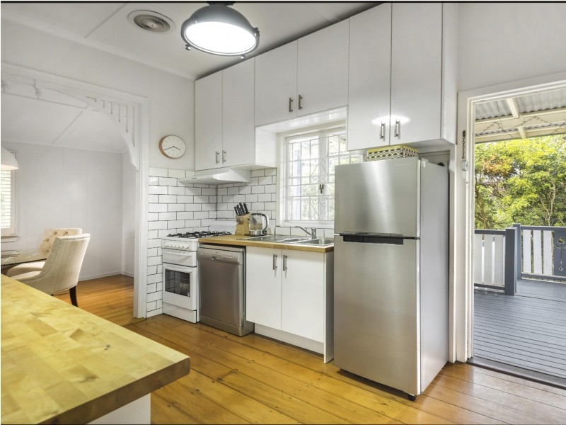 4 Harding Street, Hendra QLD 4011