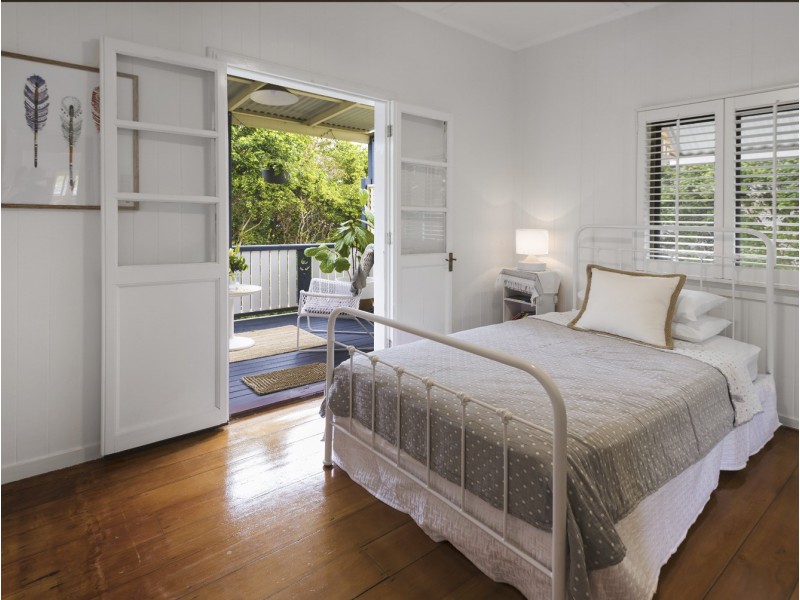 4 Harding Street, Hendra QLD 4011