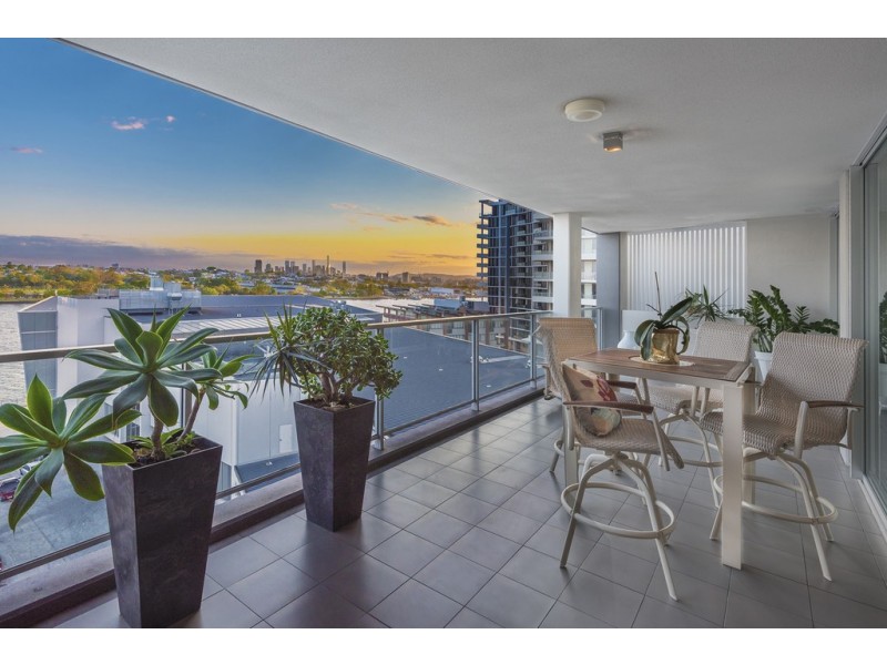 860/43 Hercules St, Hamilton QLD 4007