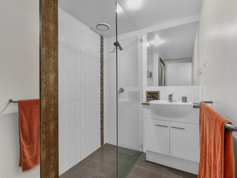 1/8 Macquarie, Teneriffe QLD 4005