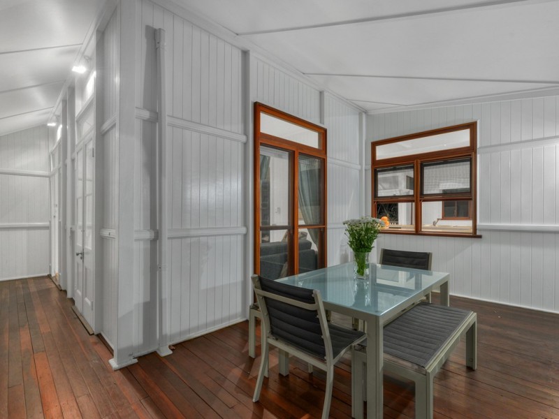 31 Orchard Street, Hawthorne QLD 4171